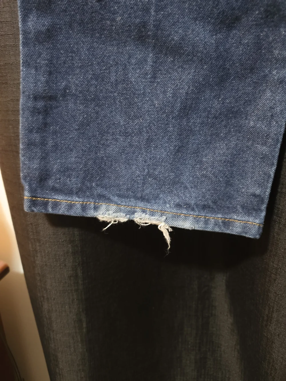 Levi's Relaxed Fit Jeans in Deep Blue Denim 517 36x30